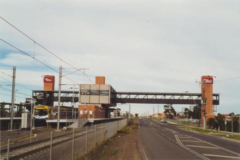 Watergarden Railway Station, 2002