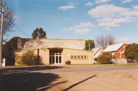 Avenel Memorial Hall, 2002