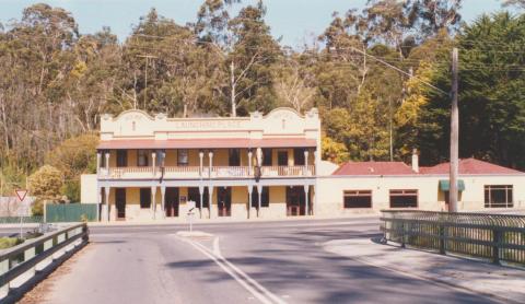 Launching Place Hotel, 2002