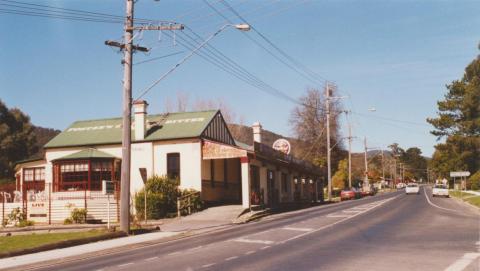 Sam Knotts formerly Warburton Hotel, Wesburn, 2002