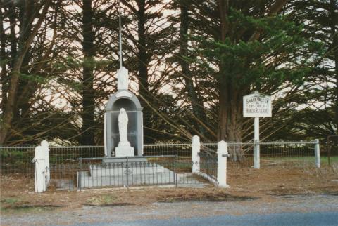 Snake Valley war memorial, 2002