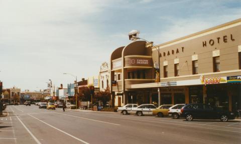 Ararat, Barkly Street, 2002