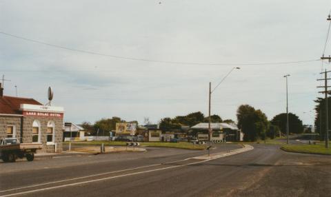 Lake Bolac Hotel, 2002