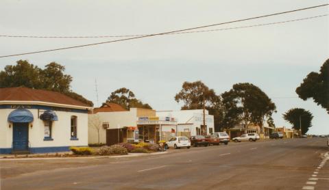 Dunkeld main street, 2002