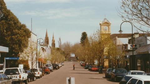 Hamilton, west down Grey Street from Thomson Street, 2002