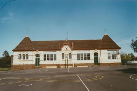 Primary school, Hamilton, 2002