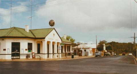 Main street, Balmoral, 2002