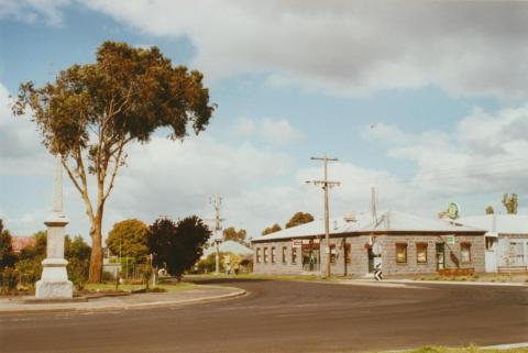 Macarthur, 2002