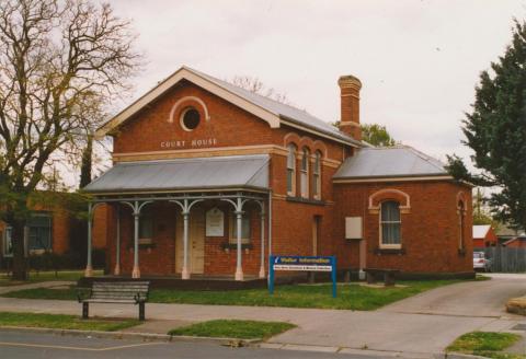 Maffra court house, 2003