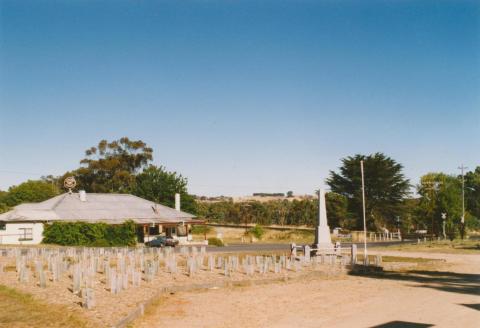 Elphinstone, 2003