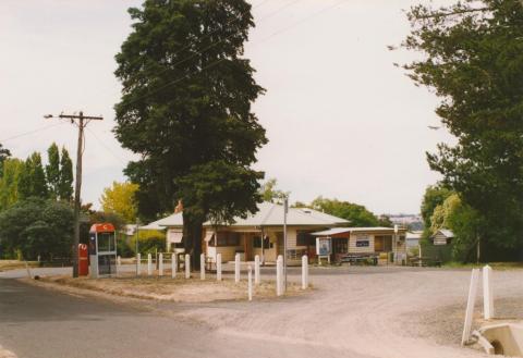 Elphinstone, 2004