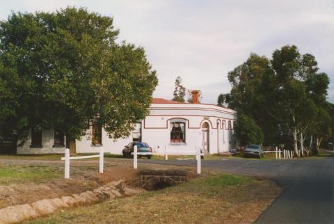 Break O'Day Hotel, Corindhap, 2004