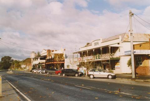 Tatura Road, Murchison, 2004