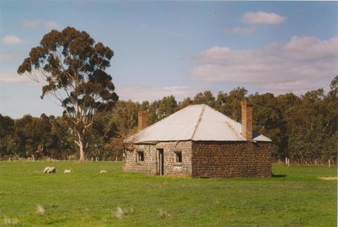 Stone cottage, Craigie, 2004