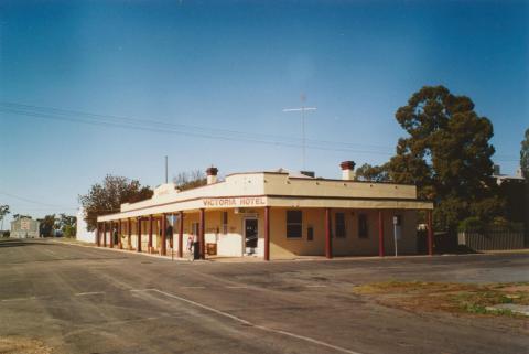 Victoria Hotel, Beulah, 2005