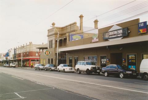 Croxton Park Hotel, High Street, 2005