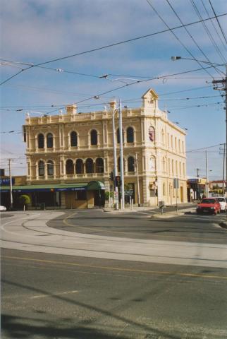 Lyndhurst Hotel, Brunswick East, 2005