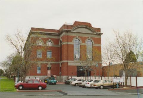 Near railway station, east of Nicholson Street, Fitzroy North, 2005