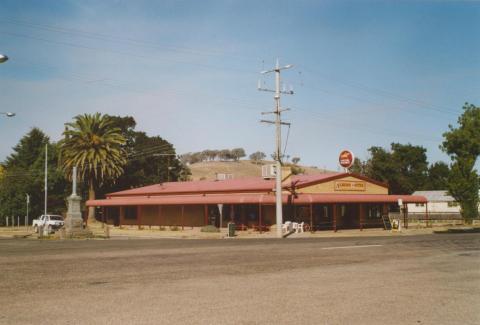 Albion Hotel, Swifts Creek, 2006