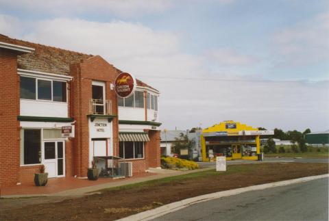 Junction hotel and store, Allansford, 2006