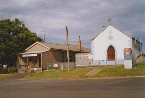 Dartmoor post office and St Georges Church, 2006