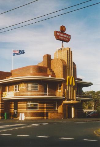 Corner Dummett Crescent and Queens Parade, Clifton Hill, 2007