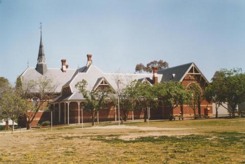 California Gully primary school, Staley Street, 2007