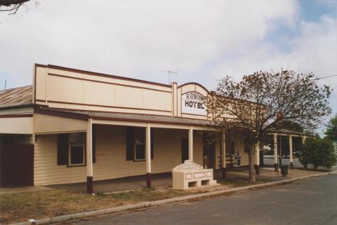 Raywood Hotel, 2007