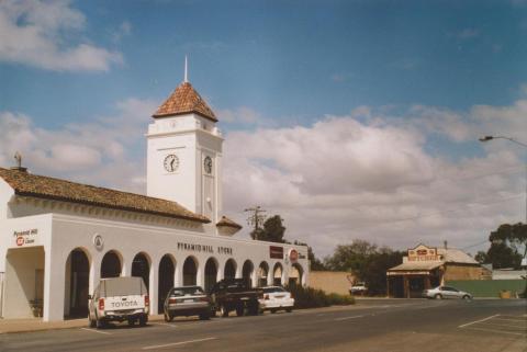 Pyramid Hill, 2007