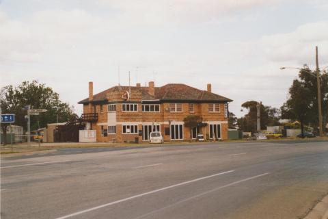 Gunbower Hotel, 2007