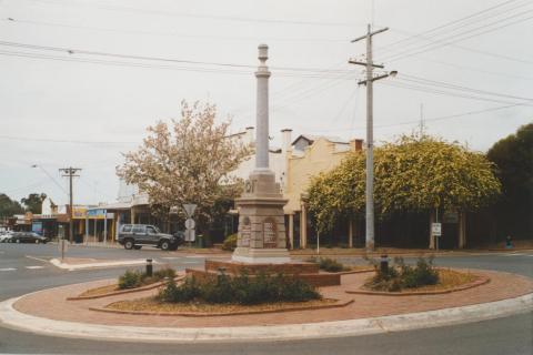 Memorial, Oke Street, Ouyen, 2007