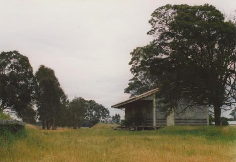 Henty rail station, 2008