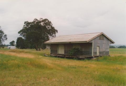 Henty rail station, 2008