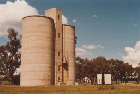 Shelbourne silos at former railway station site, 2009