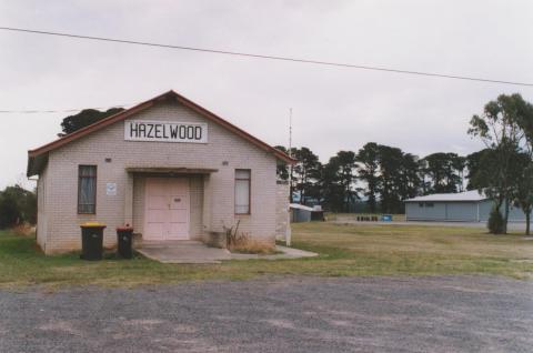 Hazelwood hall, north of Churchill, 2010