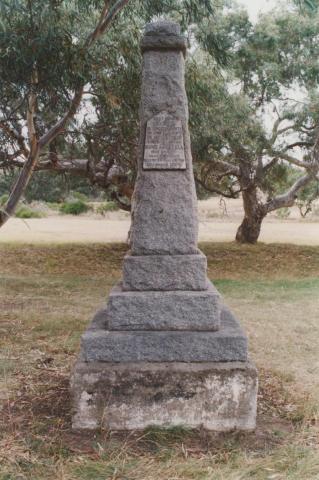 Hume and Hovell memorial (1924), Oaklands Road, Greenvale, 2010