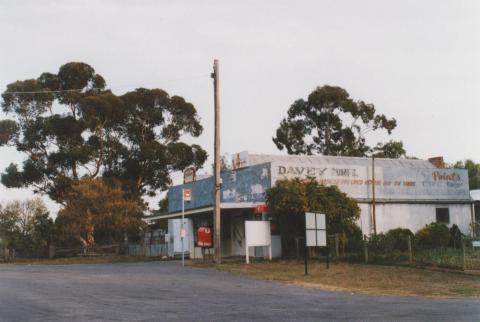 Former store, Laanecoorie, 2010