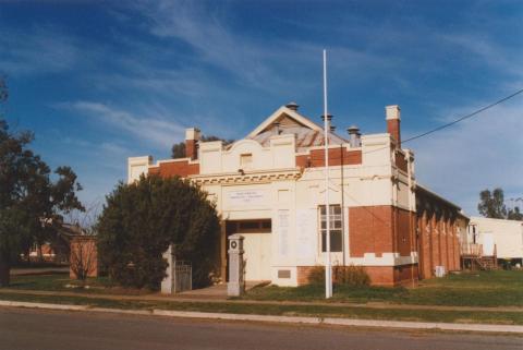 Bridgewater memorial hall and free library (1924), 2010