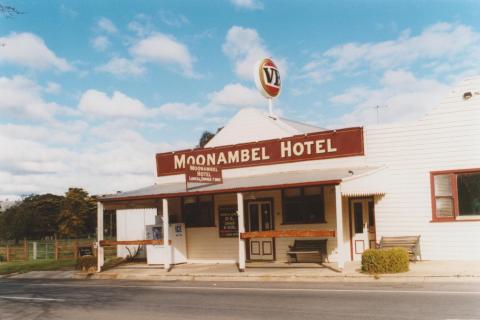 Moonambel Hotel, 2010