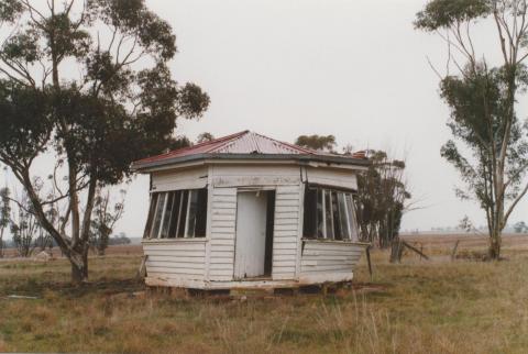 War memorial pavilion, Avon Plains, 2010