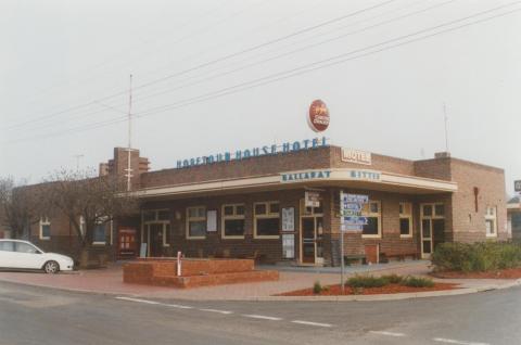 Hopetoun House Hotel, Jeparit, 2010