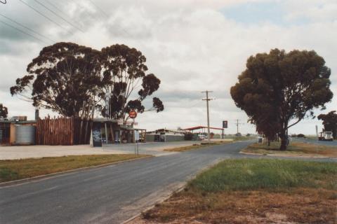 Hotel and Garage, Torrumbarry, 2010