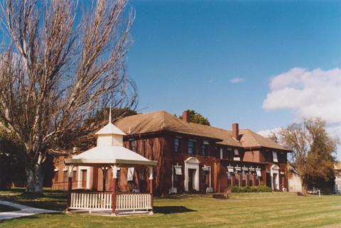 Caulfield House, 2011