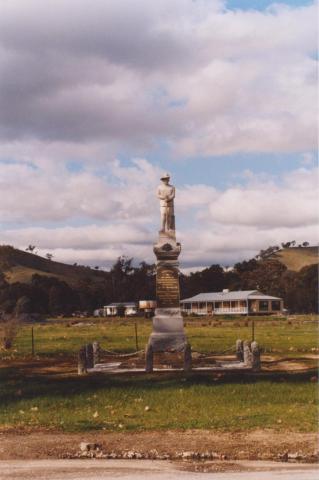 War Memorial, Yarck, 2011