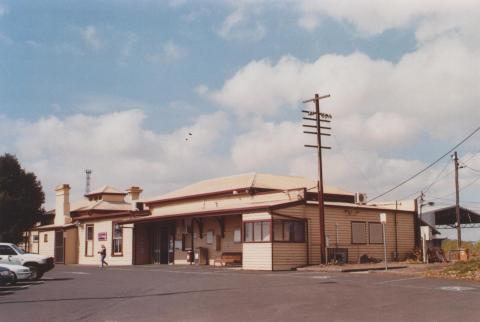 Railway Station, Colac, 2013