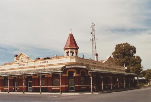 Court House Hotel, Nathalia, 2012