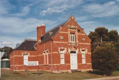 Court House, Tungamah, 2012