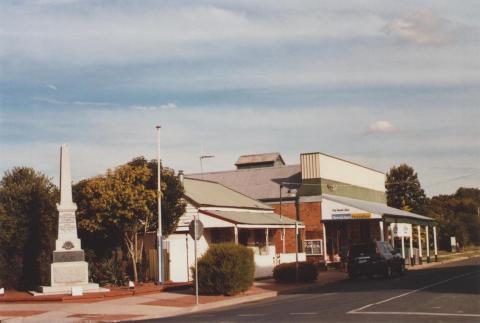 Barr Street, Tungamah, 2012