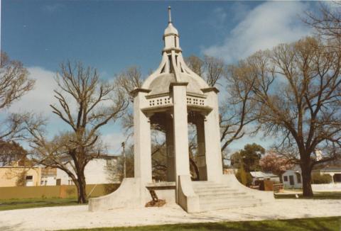 War Memorial, Beaufort, 1980