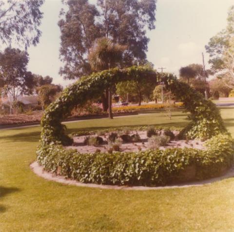 Jasper Road, Bentleigh, 1980